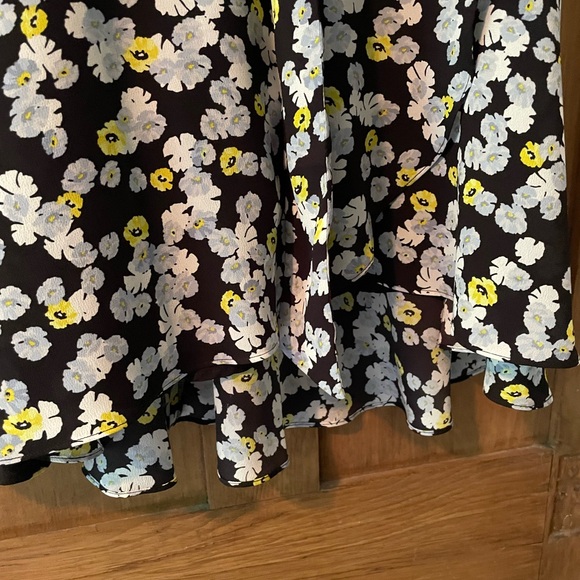 Ann Taylor Size 8 Skirt - Picture 2 of 5